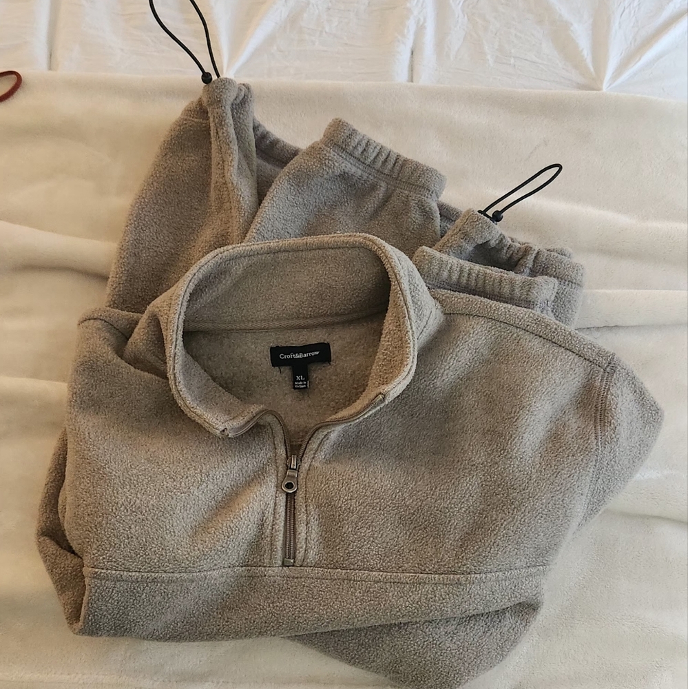 Cozy Beige Fleece Half-Zip Sweater ✨